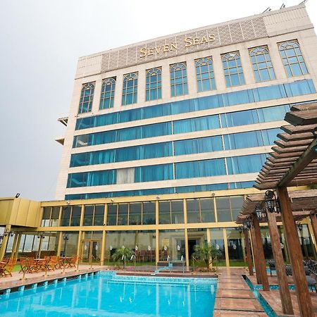 Seven Seas Hotel New Delhi Exterior photo